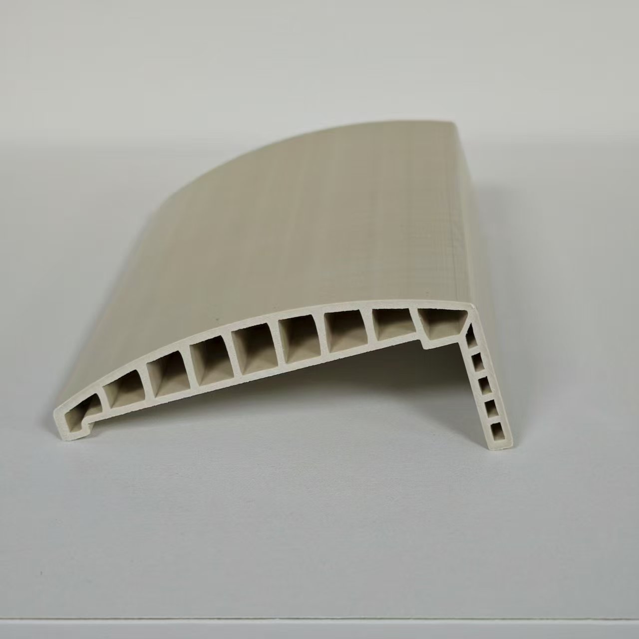 100*46/100*88mm Off White Arc WPC Türarchitrav